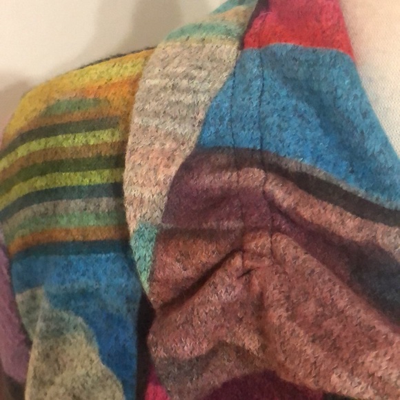 Damee colorful 3/4 length bell sleeve abstract geometric jacket, size M - Picture 7 of 11